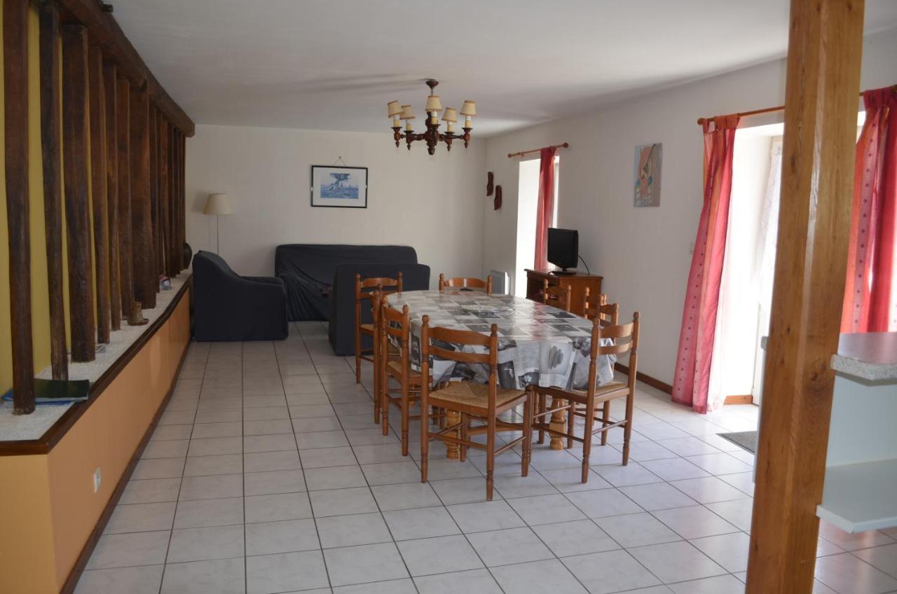 Logis De Chezelles Bed & Breakfast Sidiailles Bagian luar foto