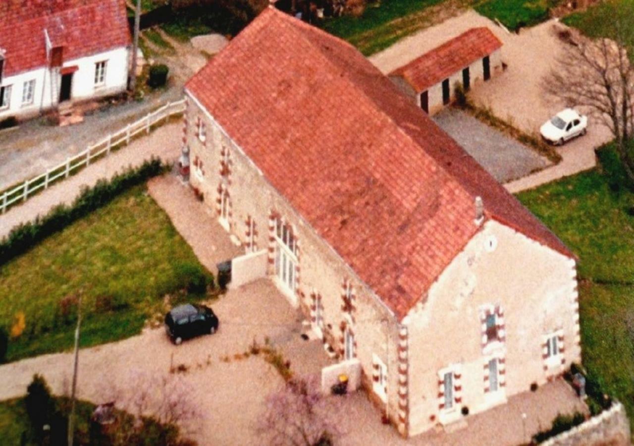 Logis De Chezelles Bed & Breakfast Sidiailles Bagian luar foto