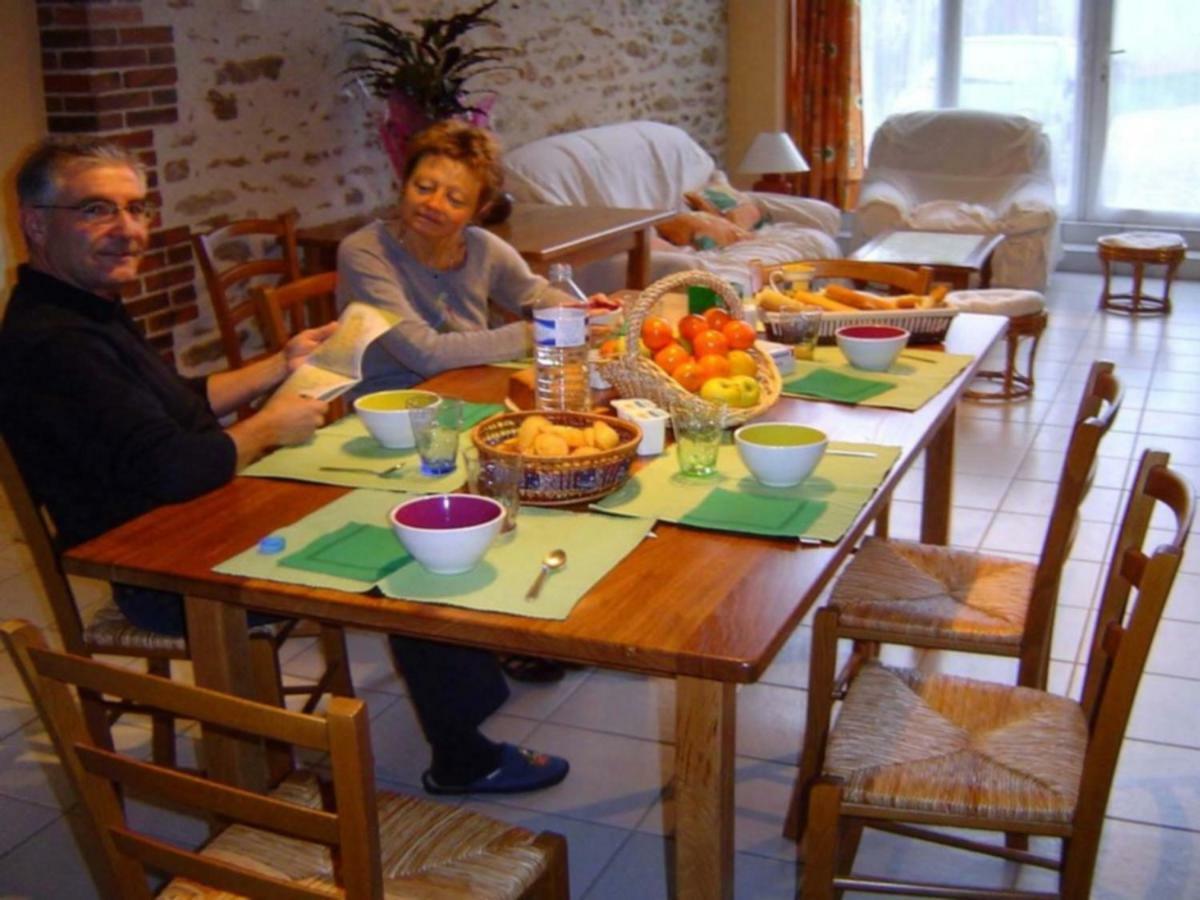Logis De Chezelles Bed & Breakfast Sidiailles Bagian luar foto